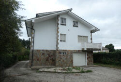 Chalet individual de 4/5 dormitorios, Begonte