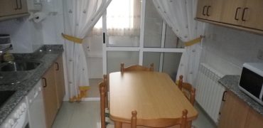 Apartamento de 2 dormitorios, Avda. de Magoi